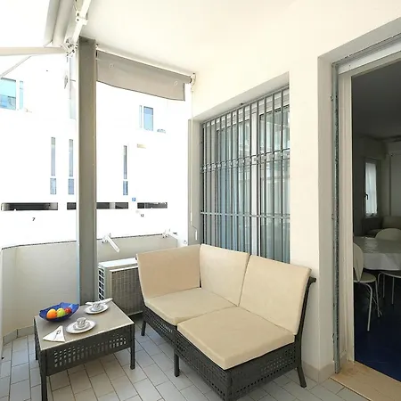 Appartamento 3 6 Posti Letto 30m Dal Mare Piazza Aurora