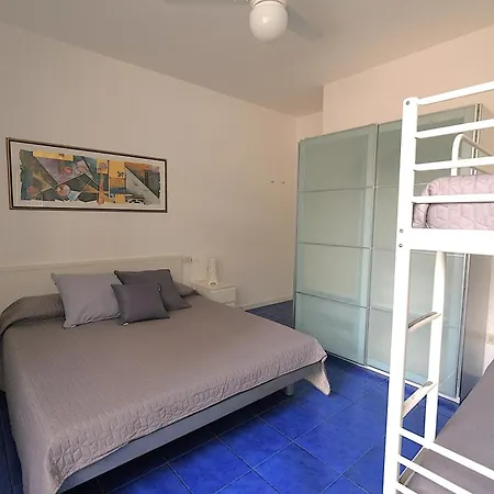 Appartamento 3 6 Posti Letto 30m Dal Mare Piazza Aurora